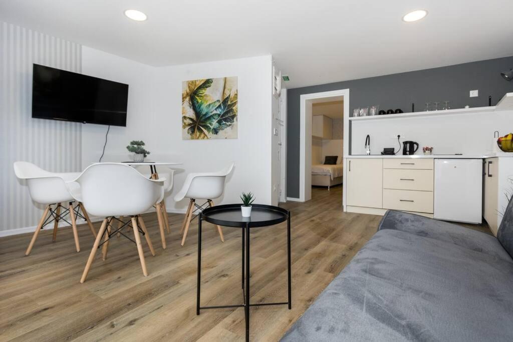 Royal Grey Apartment Сараево Экстерьер фото